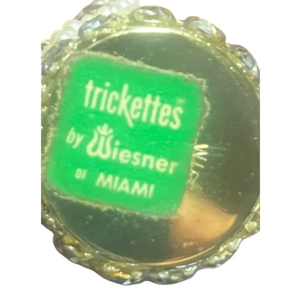 Trickettes Wiesner of Miami step back